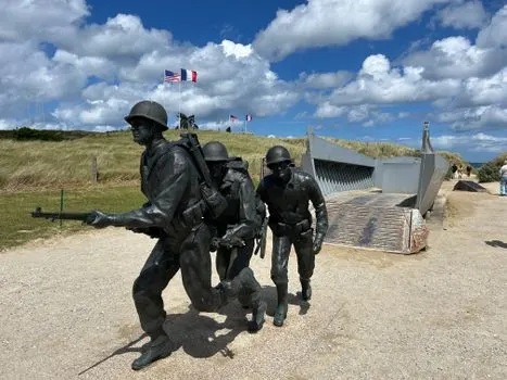 D-day invasion — высадка в Нормандии в день «Д»
