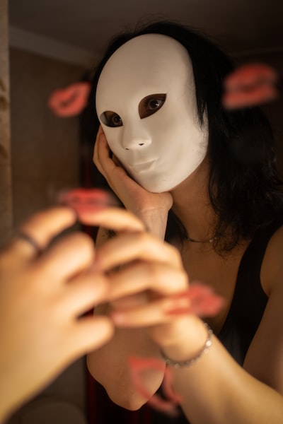 narcissism — нарциссизм