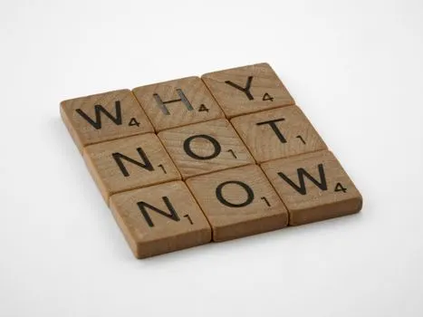 be reluctant to do something — неохотно что-либо делать