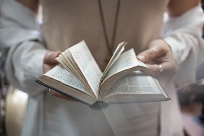 flick through — пролистать