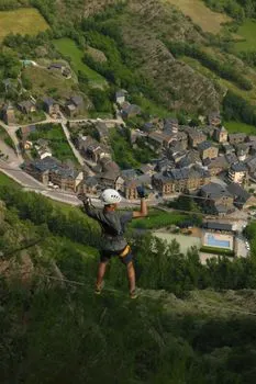 do extreme sports — заниматься экстремальными видами спорта