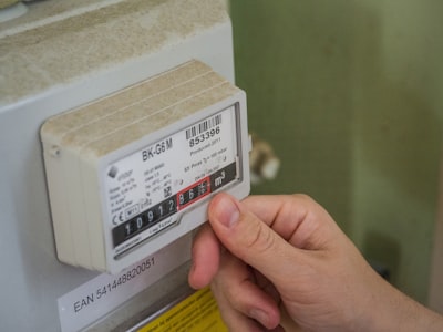 utilities bill — счёт за коммунальные услуги