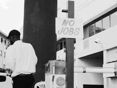 Unemployed — безработный