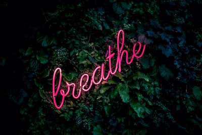 breathe — дышать