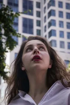 Glance up — Взгляните вверх