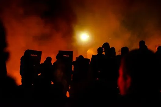 Stand up to — Встаньте против