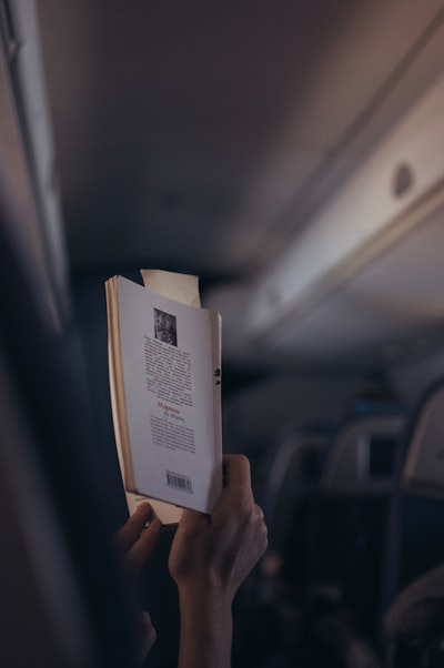Book a flight — забронировать авиабилет