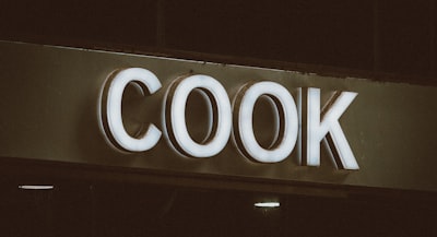 I’m the cook — я здесь повар