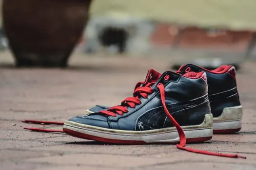 sneakers — кроссовки