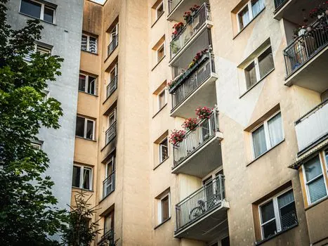 Downstairs — вниз