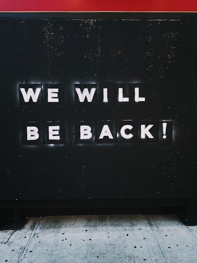 I will be right back — я сейчас вернусь