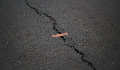 Fractured — сломанный