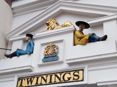 Twingeing — покалывая
