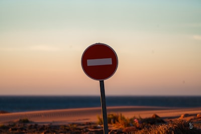 forbid — запрещать