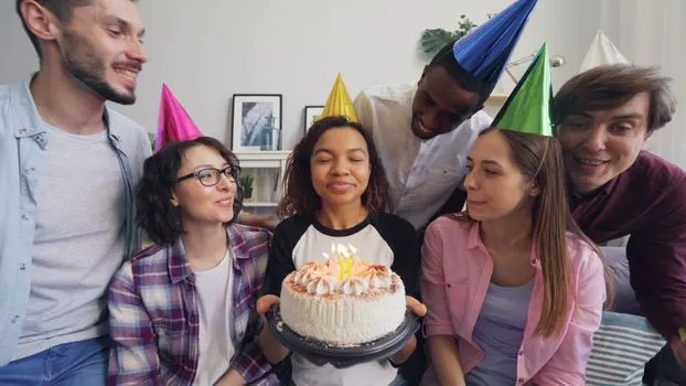 Joyeux anniversaire — С днем рождения