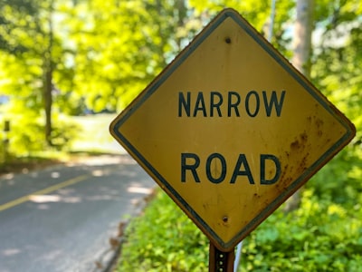 Narrow-minded — узколобый