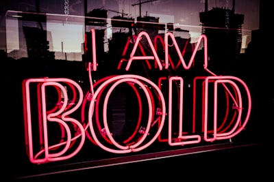 Bold — смелый