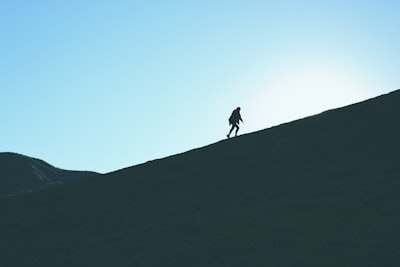 Escalar — взбираться