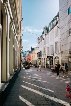 pešačka zona — пешеходная зона