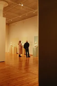 Muzeul — музей