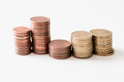 To allocate budget — выделять бюджет
