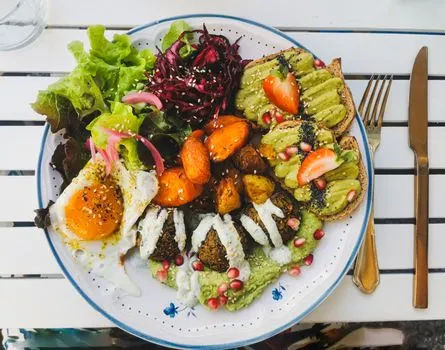 vegetarijansko — вегетарианское