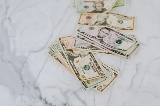 Be a money spinner — Станьте источником дохода