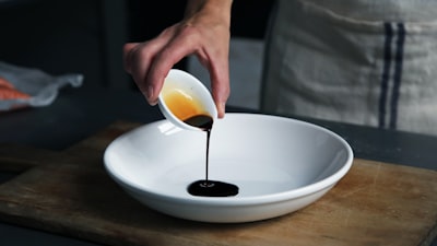 Tang of vinegar — уксусная кислинка