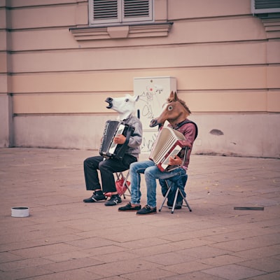 estranho — странный