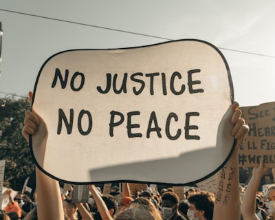 l'injustice — несправедливость
