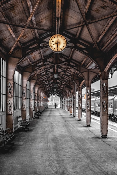 abholen vom Bahnhof — встречать на вокзале