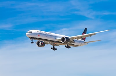 Das Flugzeug — самолёт