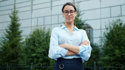 Have a successful career — сделать успешную карьеру