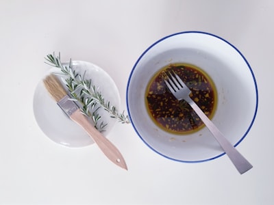 to marinate — мариновать