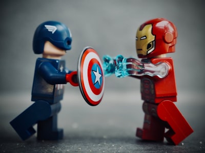 marveling — восхищаться