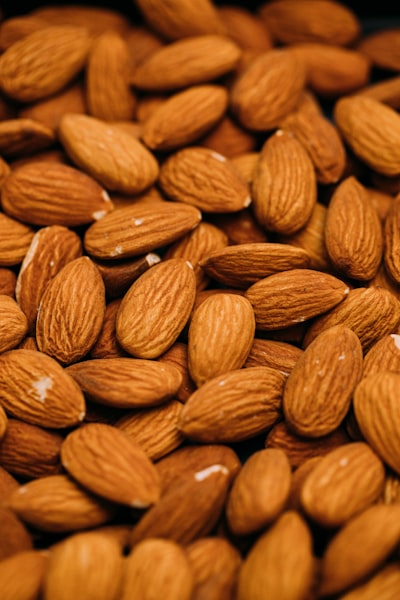 almond — миндаль