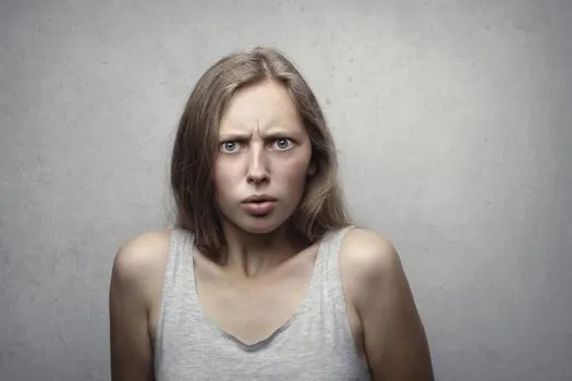 Incredulous expression — недоверчивое выражение лица
