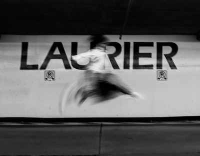 I'm in a hurry — я спешу