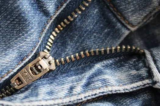 Zipper shut — Молния закрыта