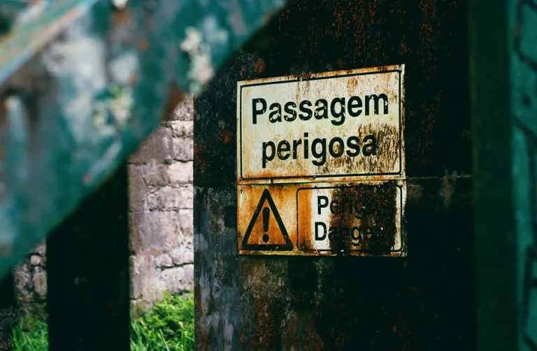 Di — от