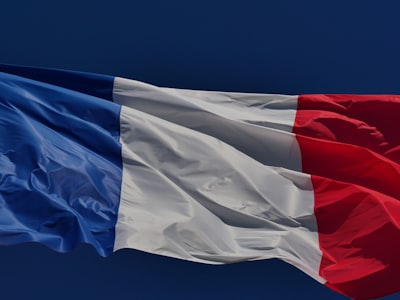 Je parle français — я говорю по-французски