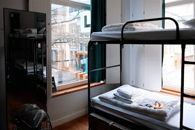 student dormitory — студенческое общежитие