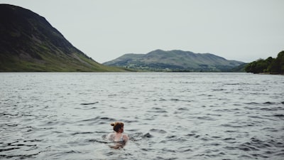 Im See schwimmen — купаться в озере