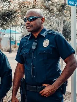 police officer — полицейский
