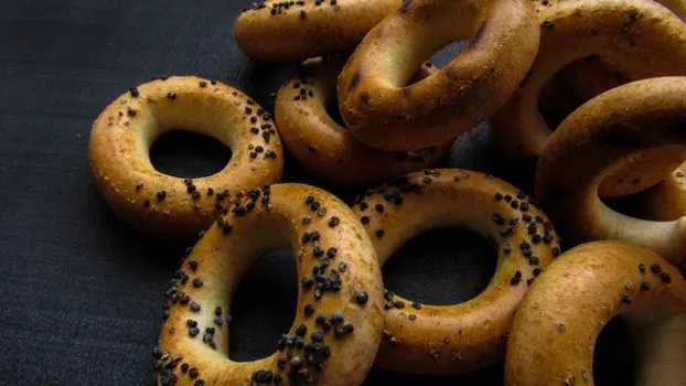Poppyseed bagel — Бублик с маком