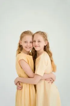 Schwester — сестра