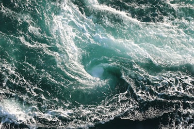 maelstrom — водоворот