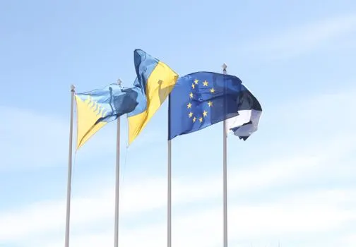 rapprochement with the European Union — сближение с Европейским союзом