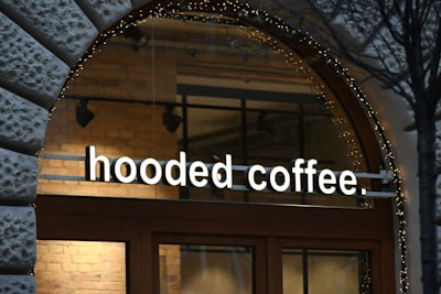 hooted — ухал