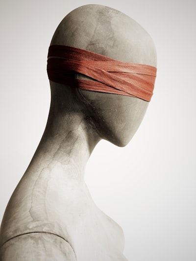 Blind man’s buff — жмурки